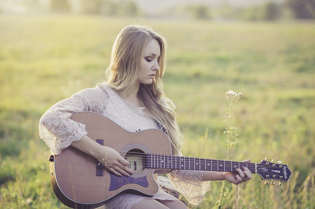 Akustik-Gitarre kaufen: Das ist wichtig